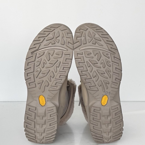 UGG Vibram Adirondack III Cuffable Leather Waterproof Boots Men SIZE 8.5 - Picture 8 of 11